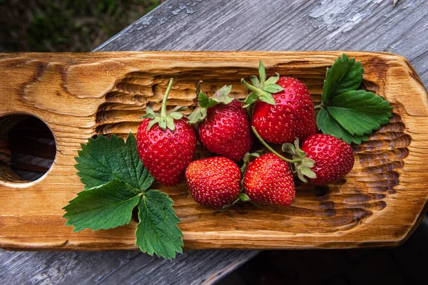 Few Bright Red Organic Strawberries Handmade Wooden Board Old Textured — Stock Photo, Image
