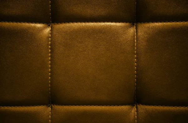 Λαμπερό Σκούρο Μέλι Dijon Τεχνητή Υφή Δέρμα Ραμμένο Νήμα Κοντινό — Φωτογραφία Αρχείου