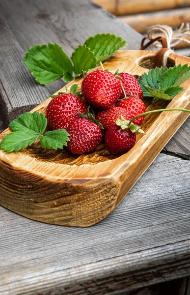 Few Bright Red Organic Strawberries Handmade Wooden Board Old Textured — Stock Photo, Image