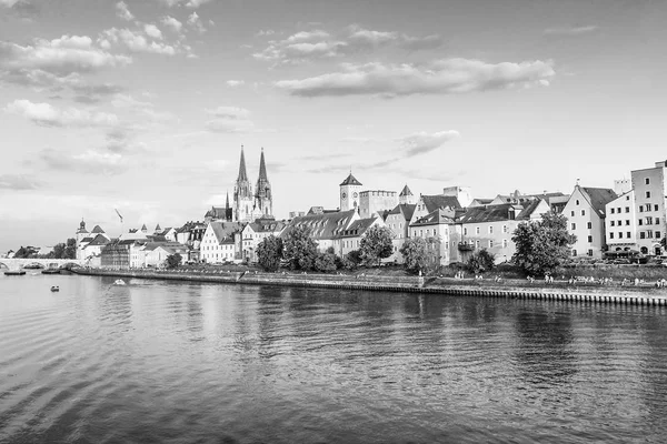 Ratisbona Germania Vista Dal Danubio Cattedrale Ratisbona Ponte Pietra Sullo — Foto Stock