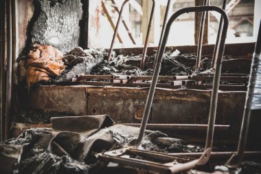 Yangından sonra sonuçları. Scorched yolcu koltukları otobüs, otobüs, etkisi tonlama mat içinde bozuk zemin dışarı ittir