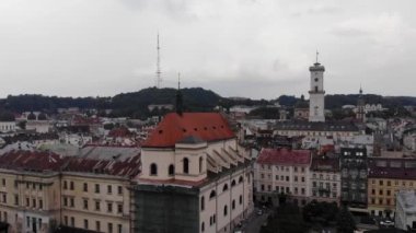Eski Avrupa şehri Lviv, Ukrayna Hava görünümünü. Şehir merkezinde, Belediye Binası ve mimari