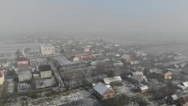 Vista aérea de la aldea ucraniana. Tiempo de invierno — Vídeos de Stock