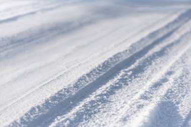 Karla kaplı yol sonra kar fırtınası.