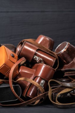 35mm siyah deri kapsar retro modellerinde yığını