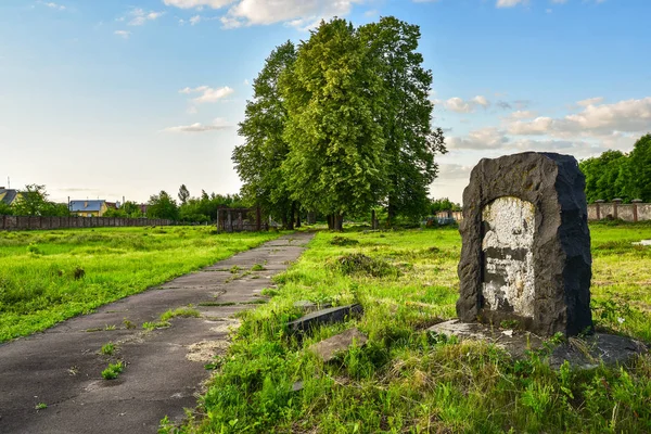 Ancien cimetière juif des XIXe et XXe siècles, Ukraine — Photo