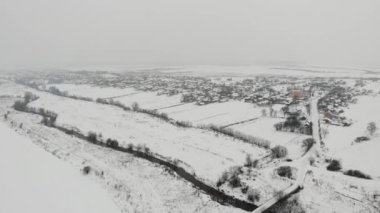 Kırsal kış, Ukrayna. Pürüzsüz sinek ileri