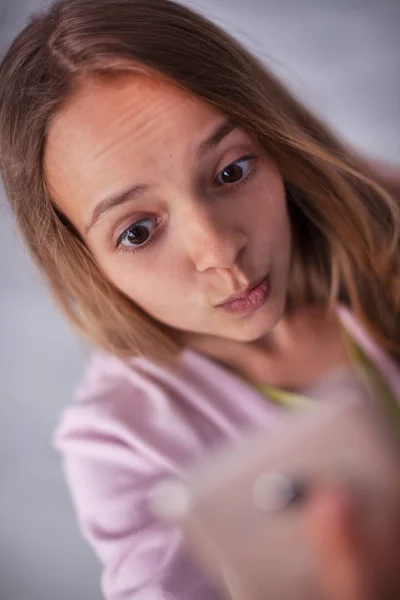 Young Teenager Girl Taking Selfie Feeding Social Media Beast Yet — Stock Photo, Image