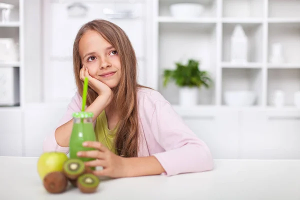Teenager Girl Daydreaming Fresh Green Fruit Juice Sitting Table Kitchen — Stock Photo, Image