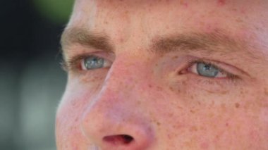 RHE askerler gözlerini kapat