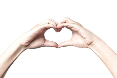 Eller izole kırpma yolu ile beyaz arka plan üzerinde kalp şeklinde. Aşk kalp şeklinde elinde. Sevgililer günü kavramı.