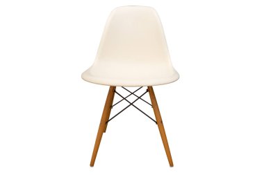 izole beyaz zemin üzerine beyaz sandalye