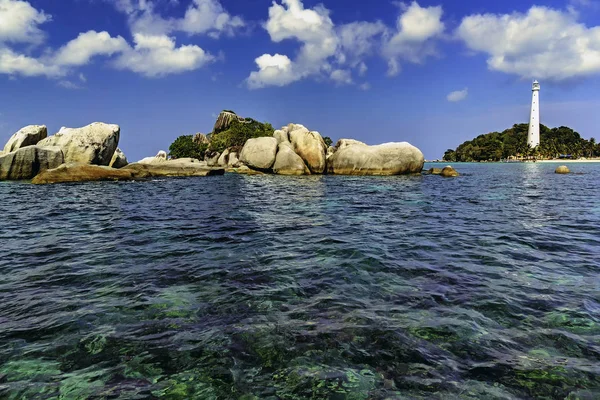 Vue Île Lengkuas Avec Phare Blanc Belitung Indonesia — Photo