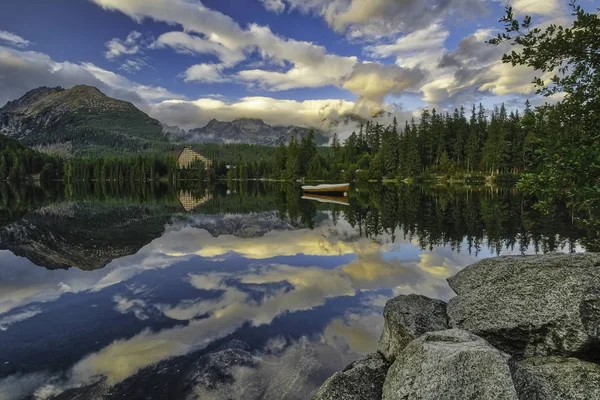 Strbske Pleso en High Tatras desde Eslovaquia — Foto de Stock