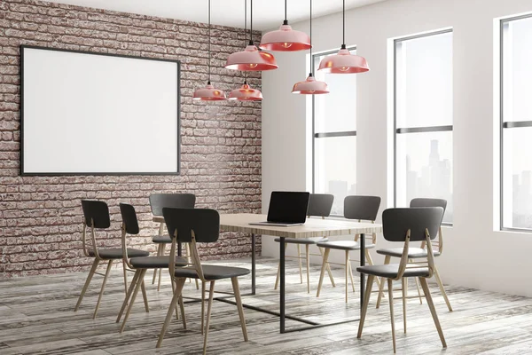 Moderne Conferentie Kamer Interieur Met Leeg Reclamebord Laptop Daglicht Concept — Stockfoto