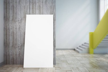 Modern iç beton duvara yaslanmış merdiven ve beyaz posteri ile. Müze kavramı. Alay etmek yukarıya, 3d render 