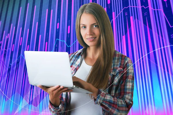 有吸引力的年轻欧洲女商人的肖像使用笔记本电脑在抽象发光的外汇图表背景 投资管理理念 — 图库照片