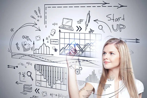 Çekici Avrupa işkadını çizim yaratıcı iş kroki gri arka plan üzerinde. Finans ve pazarlama kavramı 