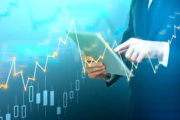 Geschäftsmann Mit Tablet Mit Glühendem Forex Chart Technologie Und Aktienkonzept — Stockfoto