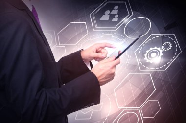 işadamı sanal dijital cyber düğme simgeleri arayüzü arka plan ile dijital tablet kullanma