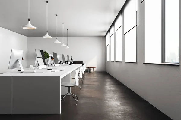 Modernes Monochromes Großraumbüro Mit Computern Hellen Wänden Betonboden Und Weißen — Stockfoto
