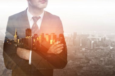 uygularken eller iş adamı ve megapolis Şehir Manzaralı Çift Pozlama