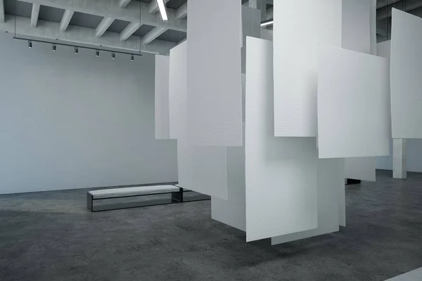 Makett Fehér Vászon Lóg Loft Galéria Hall Betonon Padokkal Leképezés — Stock Fotó