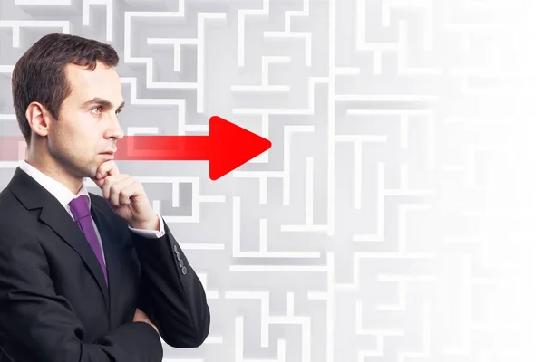 Businessman Red Arrow Standing Abstract Maze Background Challenge Success Concept — Stock Photo, Image