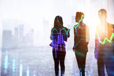 Forex grafik konumu soyut şehir arka plan üzerinde olan iş adamları siluetleri. Takım çalışması ve ekonomi kavramı. Çift Pozlama 