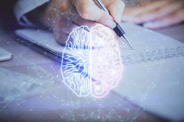 Dubbele blootstelling van vrouwen die hand op hand schrijven op de achtergrond met hersenhud. Begrip leren. — Stockfoto