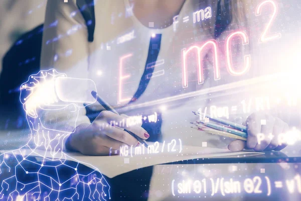 Fórmula de la ciencia holograma sobre las manos de las mujeres tomando notas antecedentes. Concepto de estudio. Exposición múltiple — Foto de Stock
