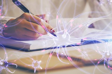 El üstünde tutulan nöron hologramı. Araştırma ve öğrenim kavramı. Çift pozlama