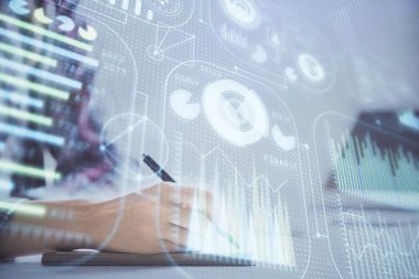 Veri teknolojisi hud 'u ile arka planda bir kadının el yazısı iki kez gösteriliyor. Büyük veri kavramı.