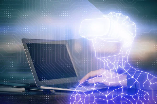 AR-Hologramm mit einem Mann, der am Computer im Hintergrund arbeitet. Augmented Reality Konzept. Doppelbelastung. — Stockfoto