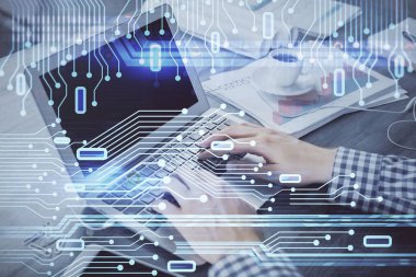 Arka planda bilgisayarla çalışan bir adamla iki kez ön x çizelgesine maruz kaldık. Pazar analizi kavramı.