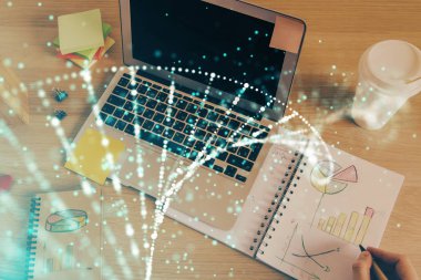 Arka planda notlarla çalışan adamlar. Genetik mühendisliği ve gen manipülasyonu kavramı.