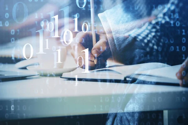 Escribir las manos del hombre fondo con iconos de la tecnología . —  Fotos de Stock