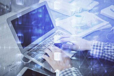 Arka planda bilgisayarla çalışan bir adamla iki kez ön x çizelgesine maruz kaldık. Pazar analizi kavramı.