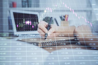 Mali grafik kadın elinde notlar arka plan alarak görüntülenir. Araştırma kavramı. Çift pozlama