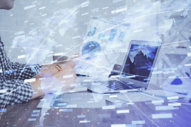 Bilgisayar arkaplanı üzerinde çalışan elleri olan iki kez teknolojik çizimlere maruz kalmış. Yenilik kavramı.