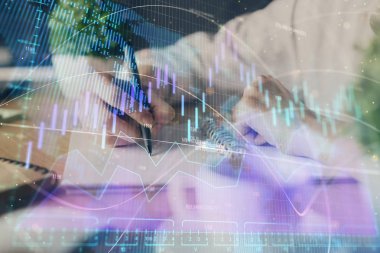 Finansal Forex grafik eller notları arka plan alarak görüntülenir. Araştırma kavramı. Çoklu pozlama