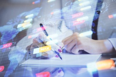 Veri teknolojisi hud 'u ile arka planda bir kadının el yazısına çoklu maruz kalma. Büyük veri kavramı.