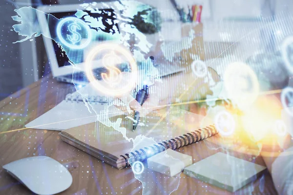 Kadın elinde görüntülenen finansal tablolar not ların arka planında yer alıyor. Araştırma kavramı. Çift pozlama