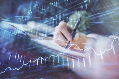 Finansal Forex grafik eller notları arka plan alarak görüntülenir. Araştırma kavramı. Çoklu pozlama