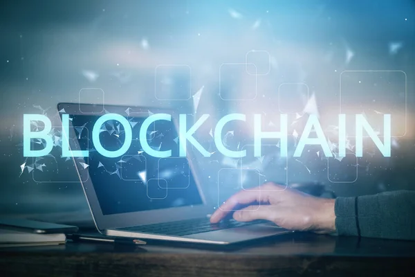 Blockchain thema hud met zakenman werken op de computer op de achtergrond. Concept van crypto keten. Dubbele blootstelling. — Stockfoto