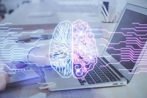 Homme tapant sur fond de clavier avec hologramme cérébral. Concept de Big Data. Double exposition. — Photo