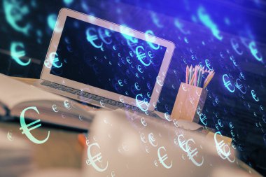 Finansal pazar grafiği hologramı ve kişisel bilgisayar arka planda. Çoklu maruz kalma. Önx kavramı.