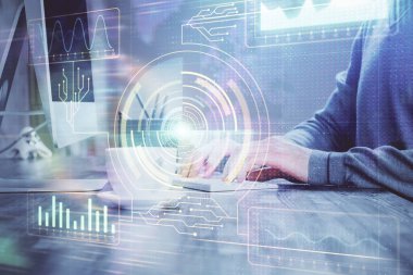 Bilgisayar arkaplanı üzerinde çalışan elleri olan iki kez teknolojik çizimlere maruz kalmış. Yenilik kavramı.