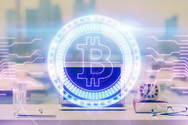 Doppelbelichtung von Blockchain und Kryptoökonomie Thema Hologramm und Tabelle mit Computer-Hintergrund. Konzept der Kryptowährung Bitcoin. — Stockfoto