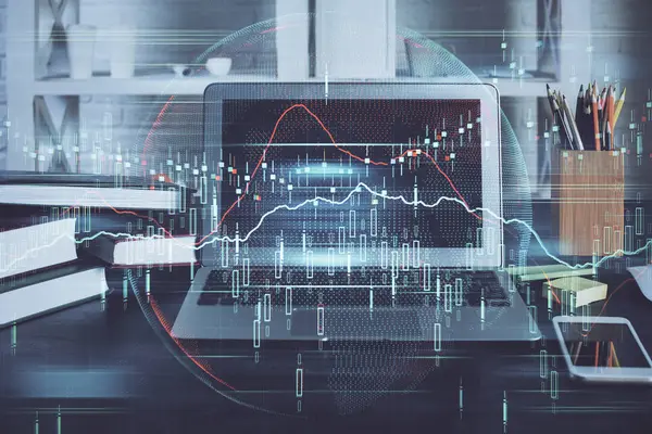 Багаторазова експозиція графіка форекс і робочого простору з комп'ютером. Концепція міжнародної онлайн торгівлі . — стокове фото